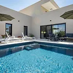 Altalune By Interhome Karpinjan