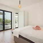 Altalune By Interhome