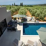 Altalune By Interhome Vila