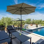 Altalune By Interhome