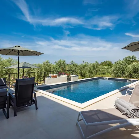 Altalune By Interhome