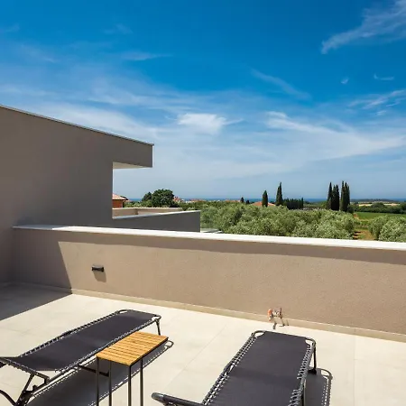 Villa Altalune By Interhome Karpinjan