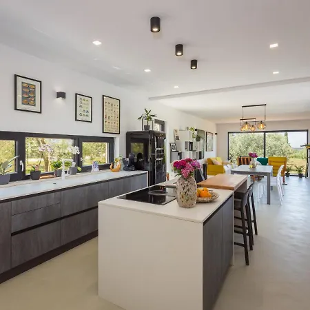 Altalune By Interhome Villa Karpinjan