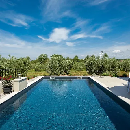 Altalune By Interhome