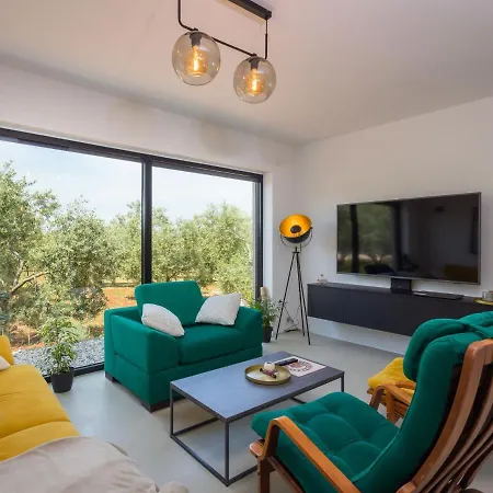 Villa Altalune By Interhome