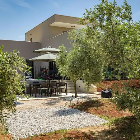 Villa Altalune By Interhome