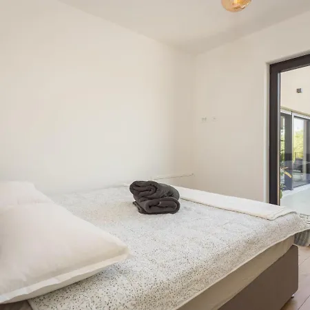 Villa Altalune By Interhome Karpinjan