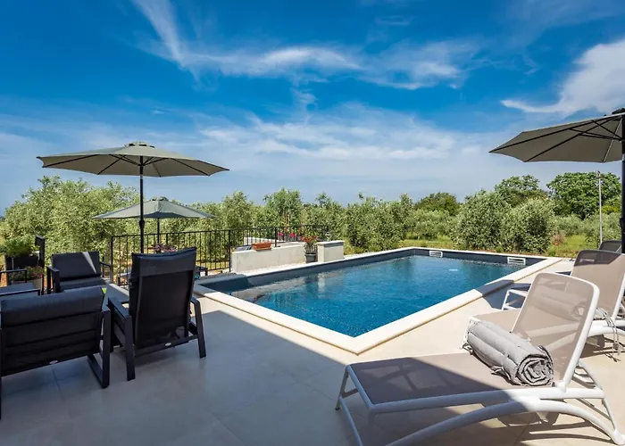 Altalune By Interhome