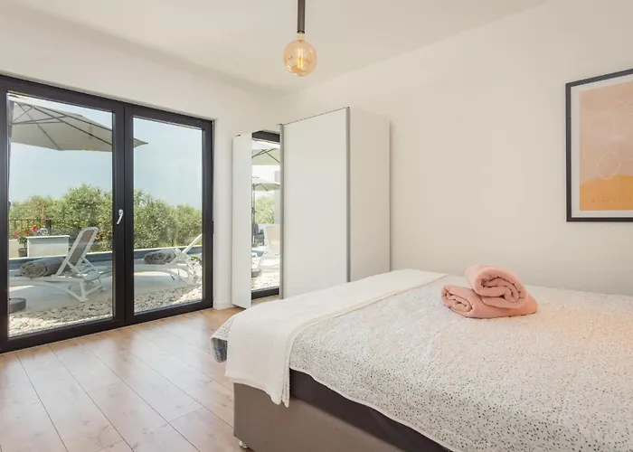 Altalune By Interhome