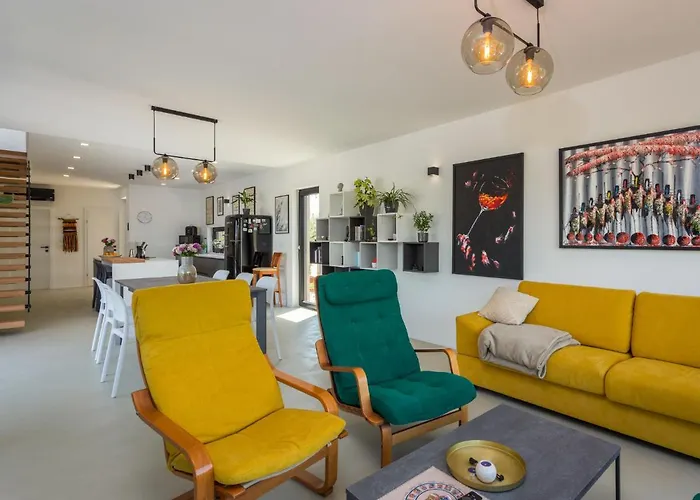 Altalune By Interhome