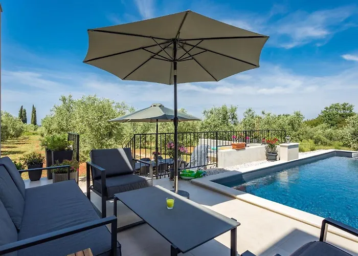 Altalune By Interhome